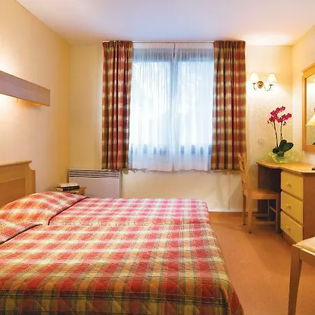 Resort Club Domaine Chateau Laval 3*